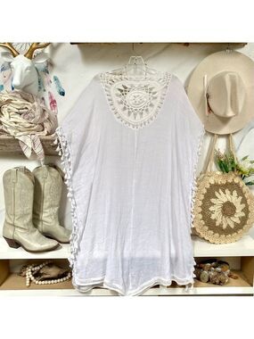 Macrame vibe boho caftan/poncho w fringe shabby chic resort vacay vibe